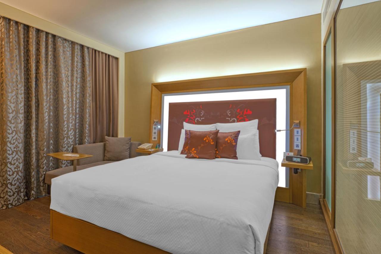 Novotel Bengaluru Outer Ring Road Экстерьер фото