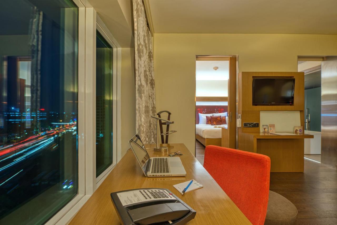 Novotel Bengaluru Outer Ring Road Экстерьер фото
