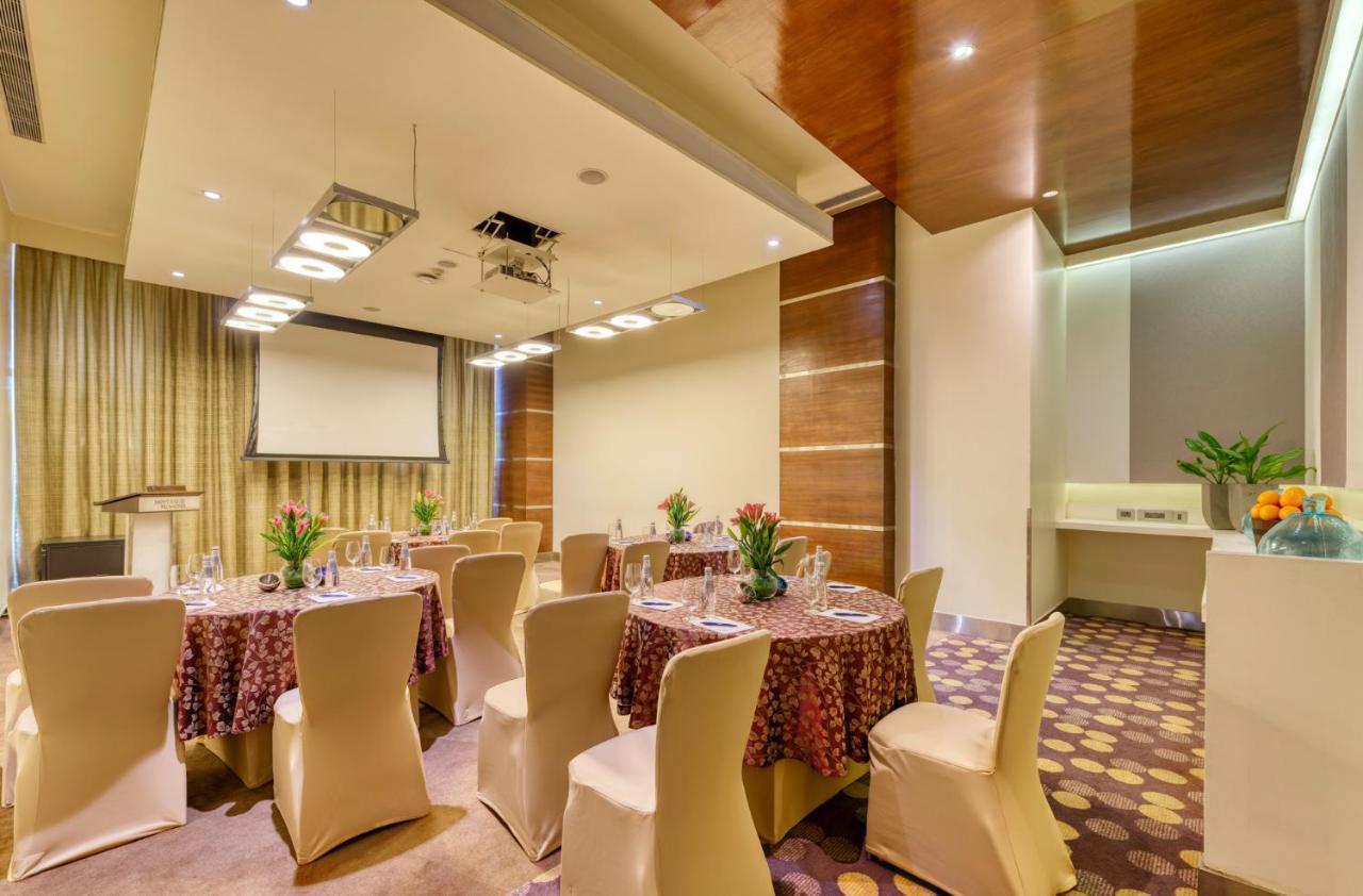 Novotel Bengaluru Outer Ring Road Экстерьер фото