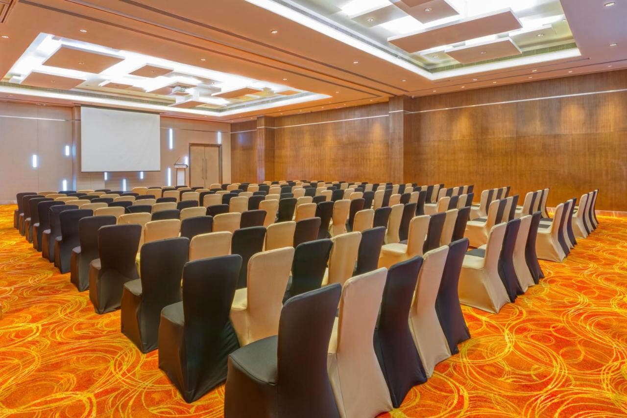 Novotel Bengaluru Outer Ring Road Экстерьер фото