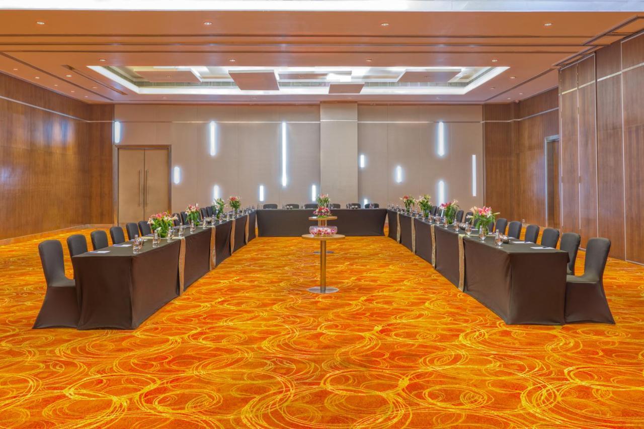Novotel Bengaluru Outer Ring Road Экстерьер фото