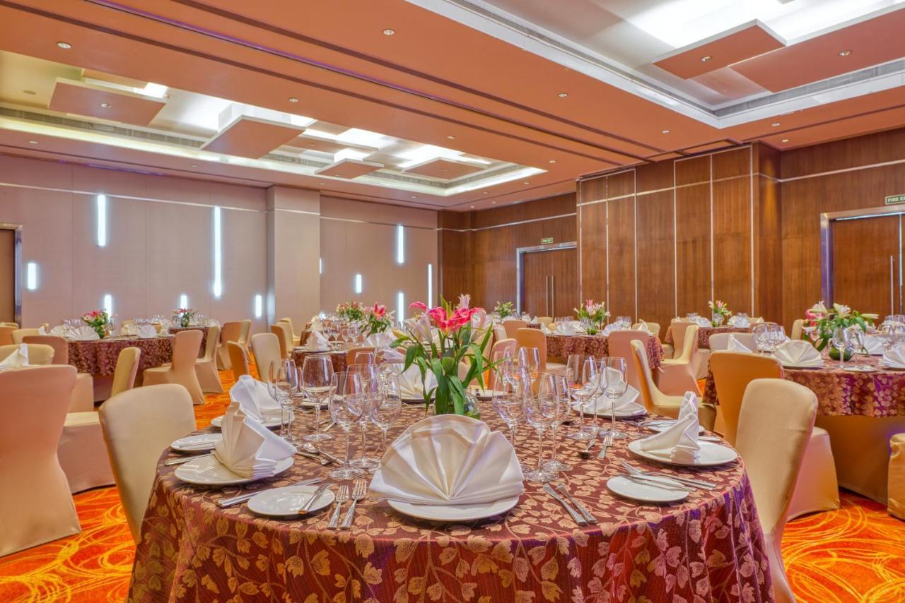 Novotel Bengaluru Outer Ring Road Экстерьер фото