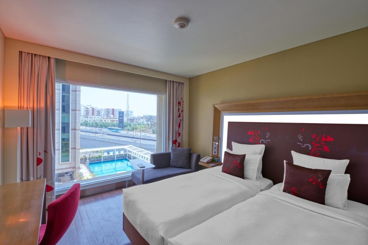Novotel Bengaluru Outer Ring Road Экстерьер фото