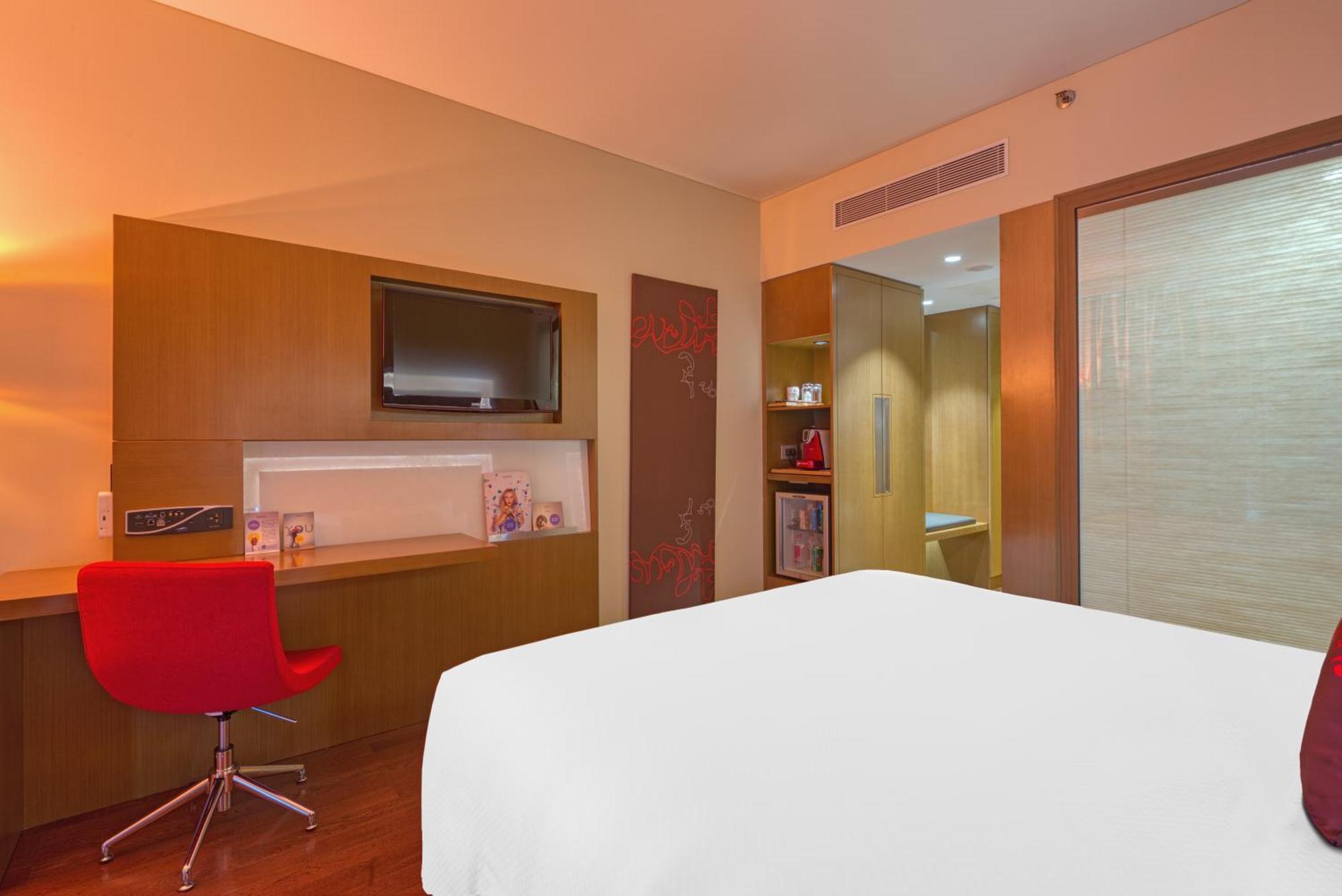Novotel Bengaluru Outer Ring Road Экстерьер фото