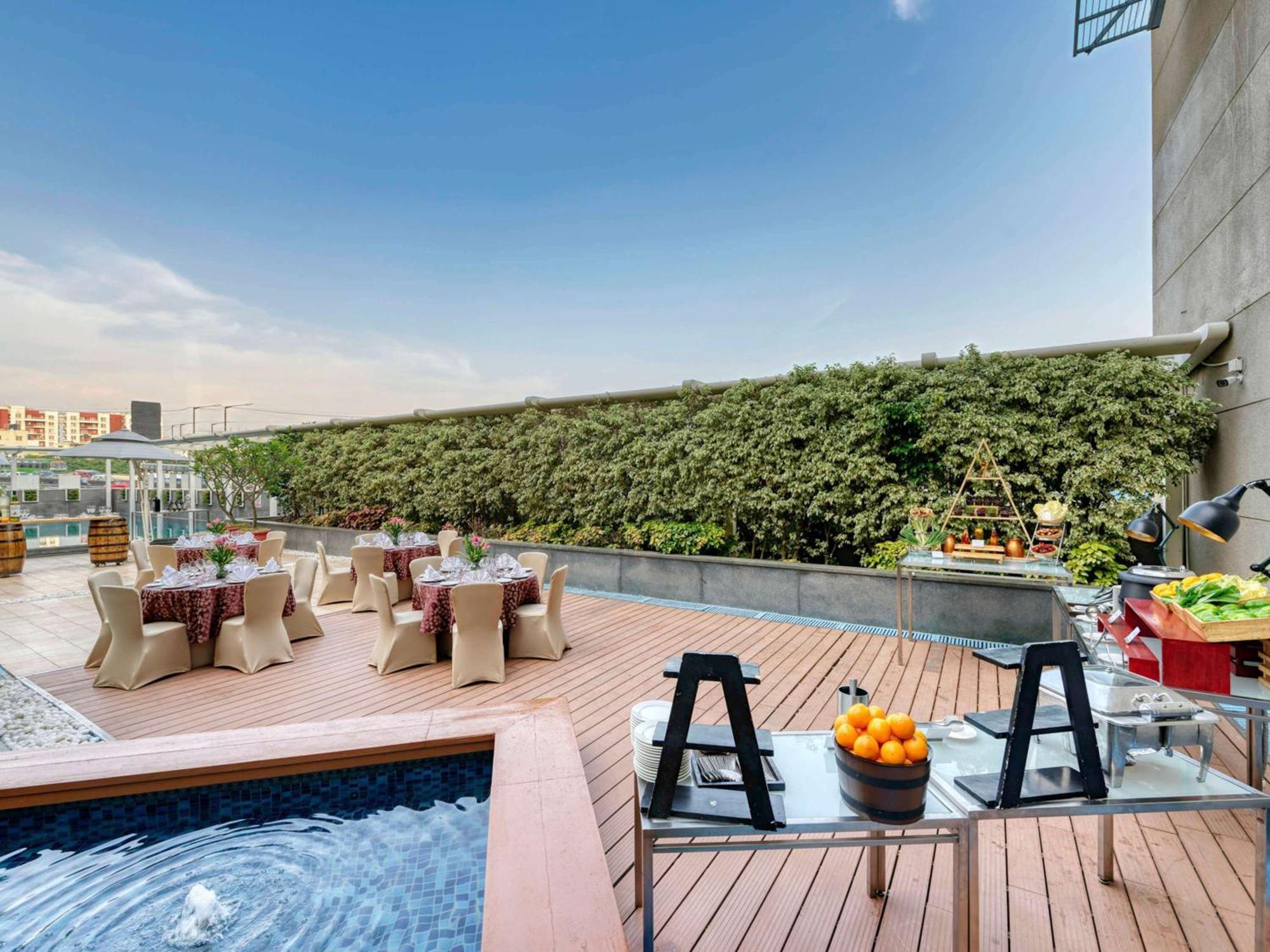 Novotel Bengaluru Outer Ring Road Экстерьер фото