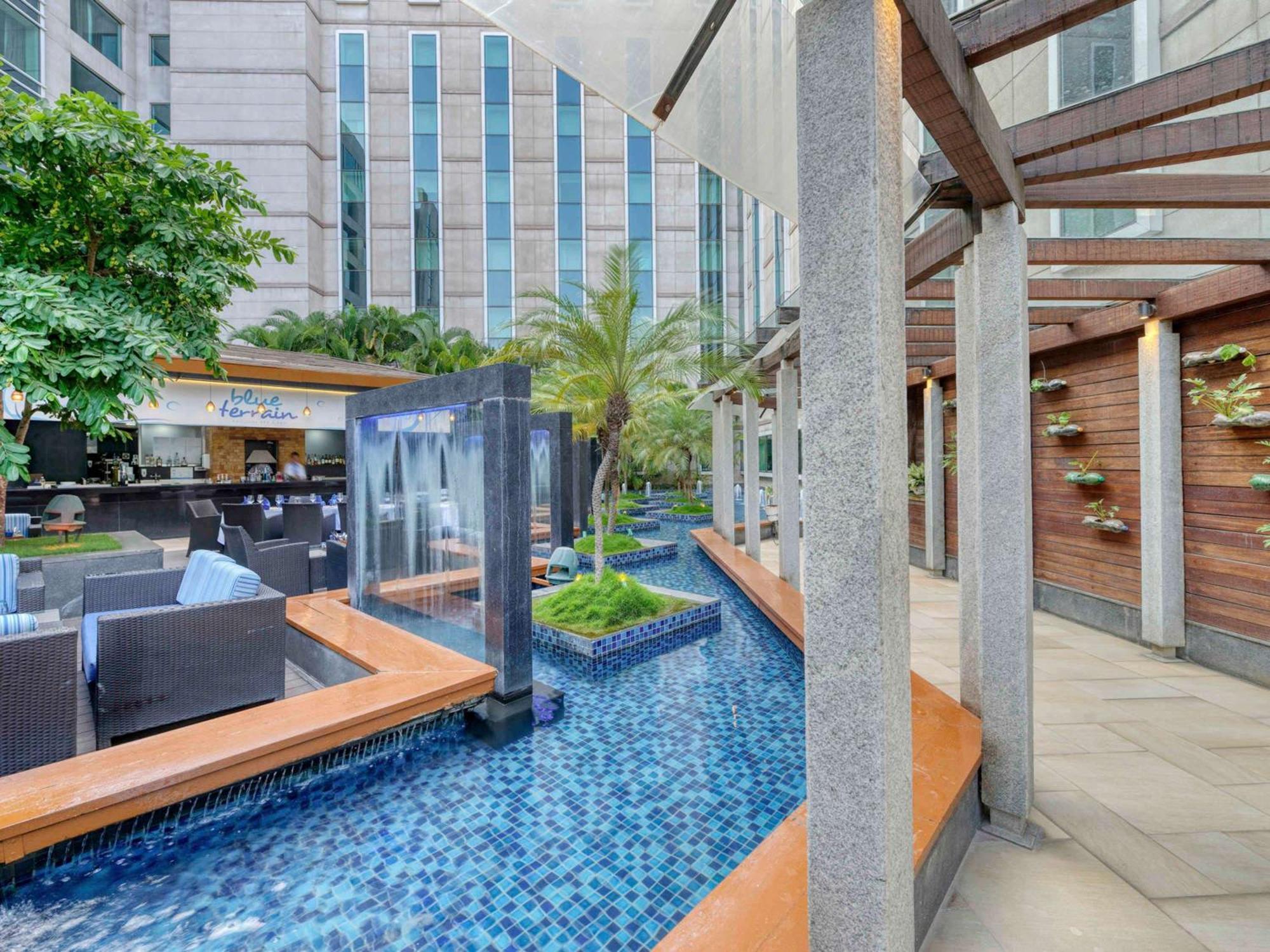Novotel Bengaluru Outer Ring Road Экстерьер фото