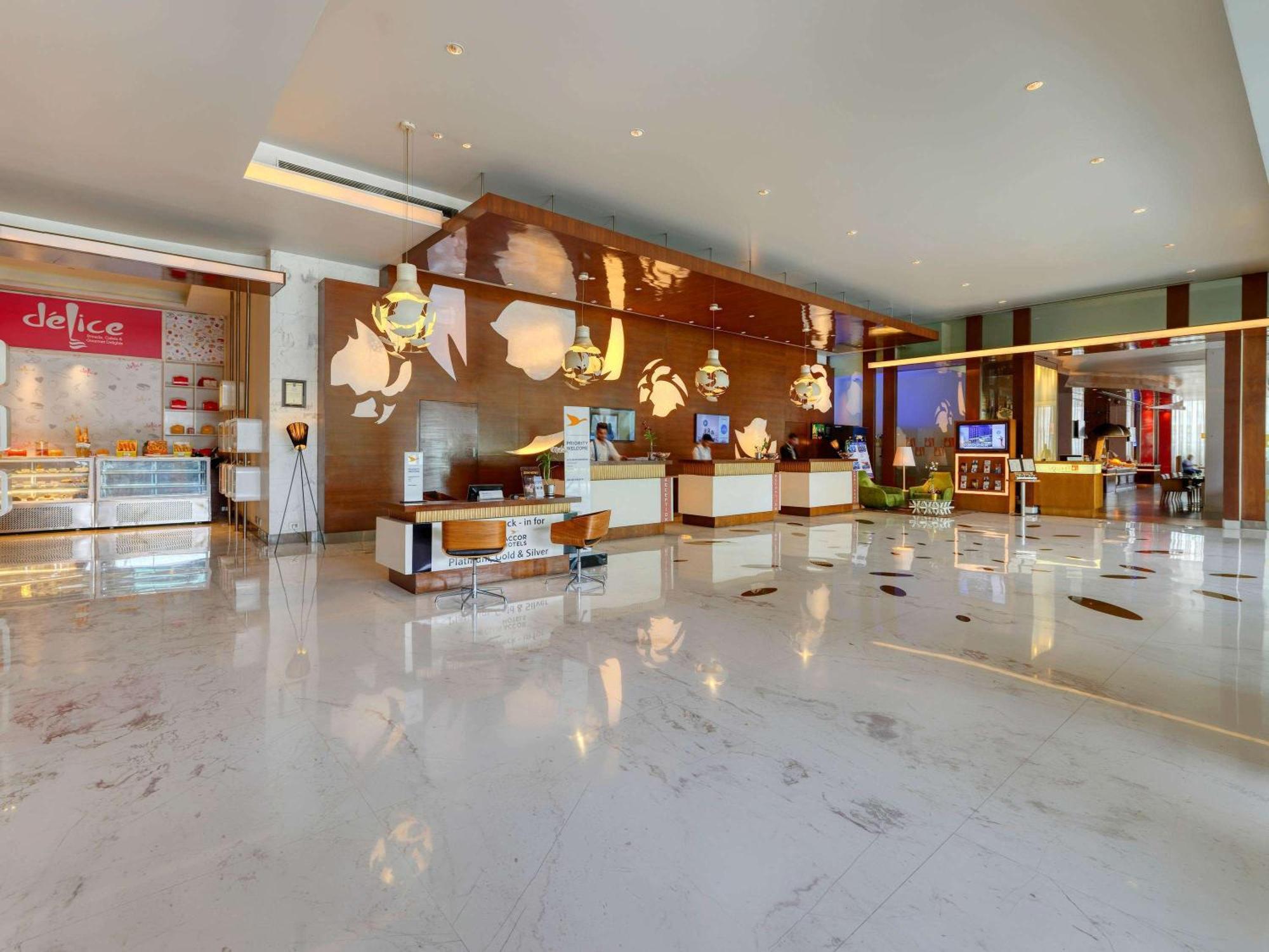 Novotel Bengaluru Outer Ring Road Экстерьер фото